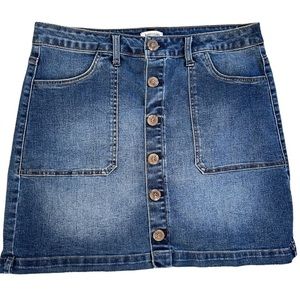 𝅺KENSIE denim skirt, size 12, button down front, 4 pockets, plenty of stretch